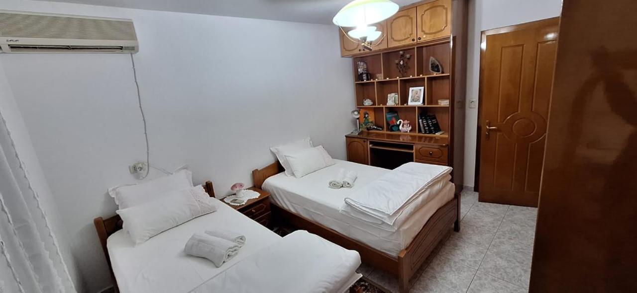 Marbi Guest House Gjirokastër Exteriör bild