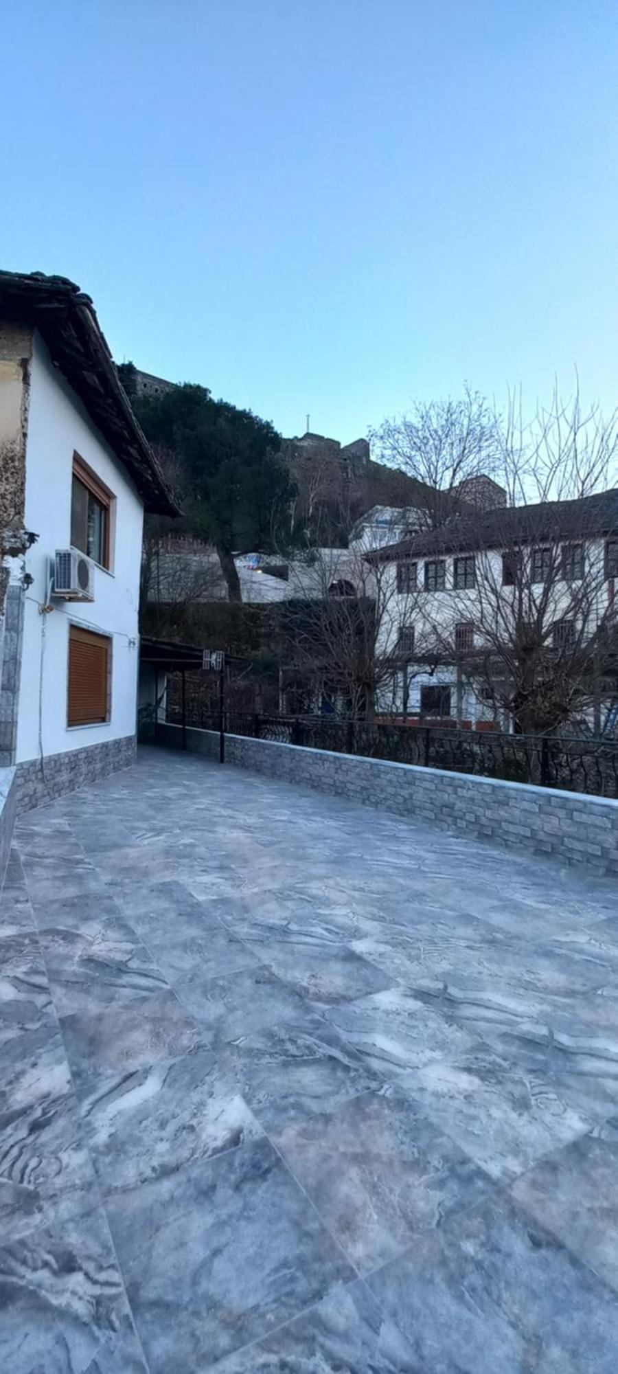Marbi Guest House Gjirokastër Exteriör bild