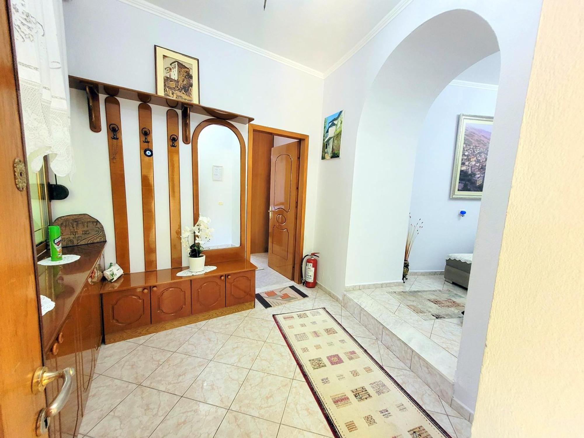 Marbi Guest House Gjirokastër Exteriör bild